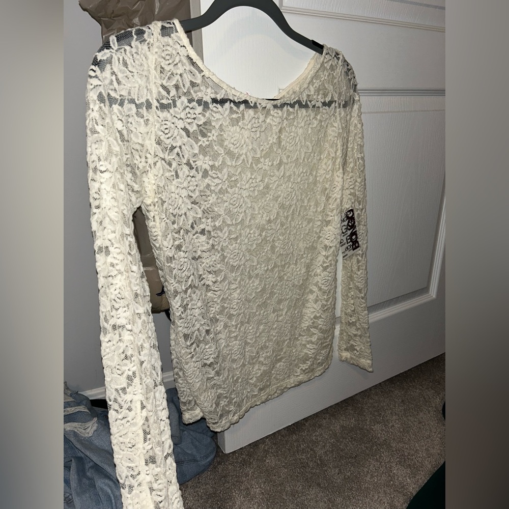 New with tags: Bongo size large juniors stretch lace blouse